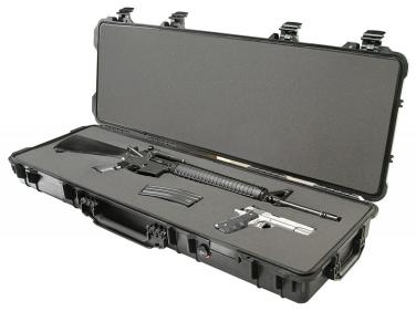 Peli™ 1720 black with foam